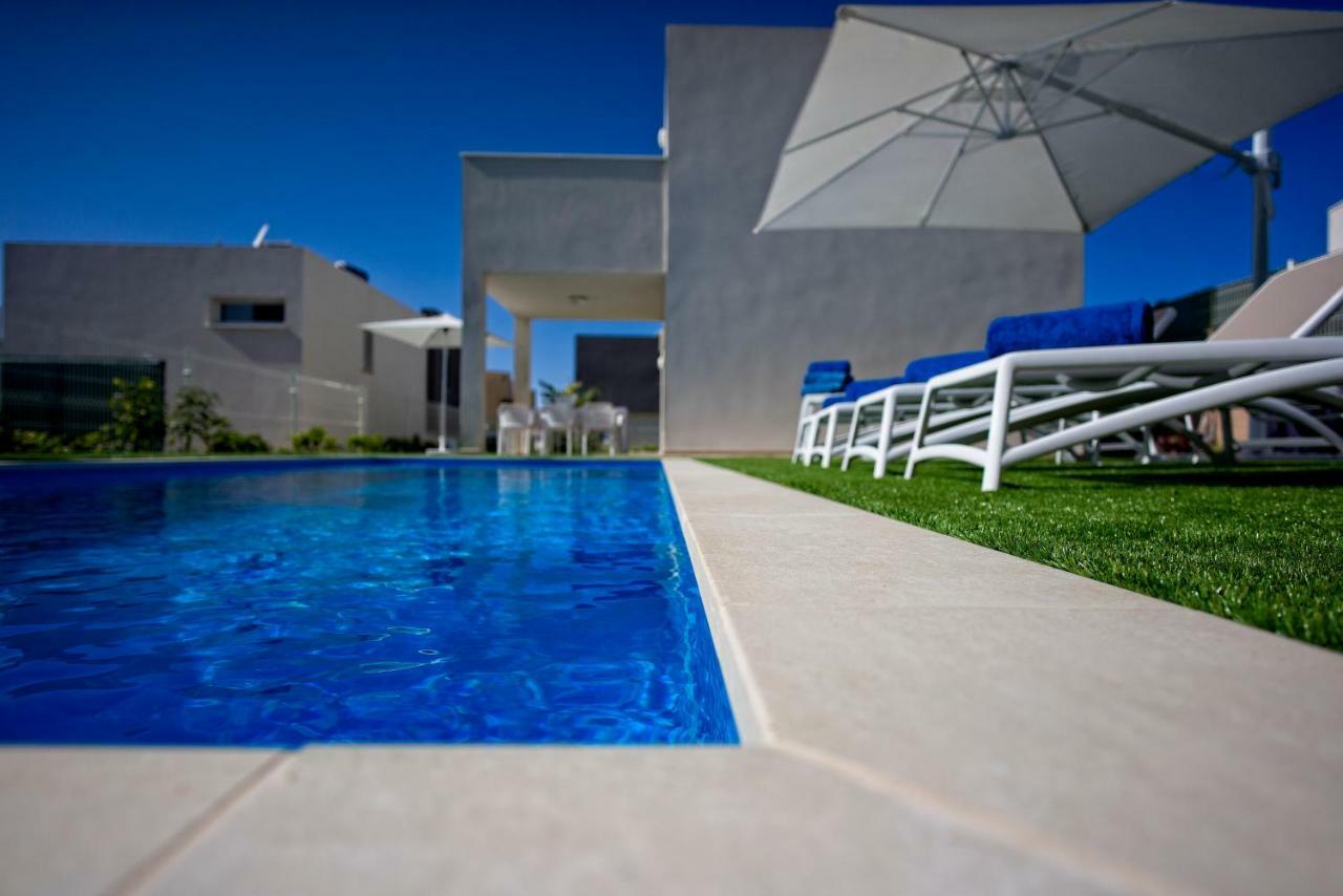Villa Paradise Плая Параизо Екстериор снимка